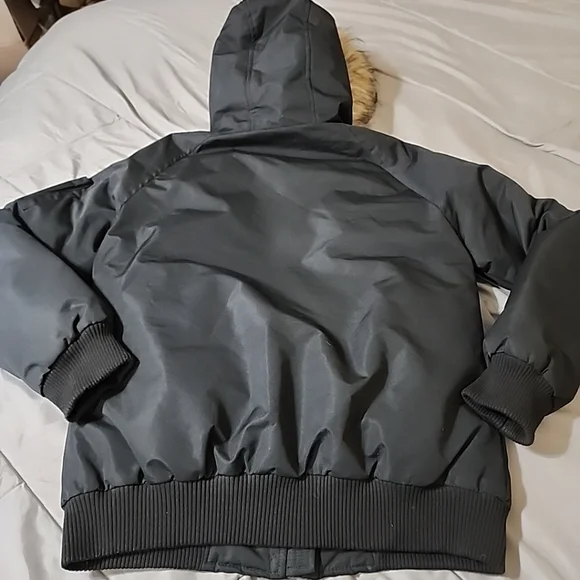 Canada Weather Gear Jacket Woman Size Medium Faux Fur Lined Hood Black Insulated